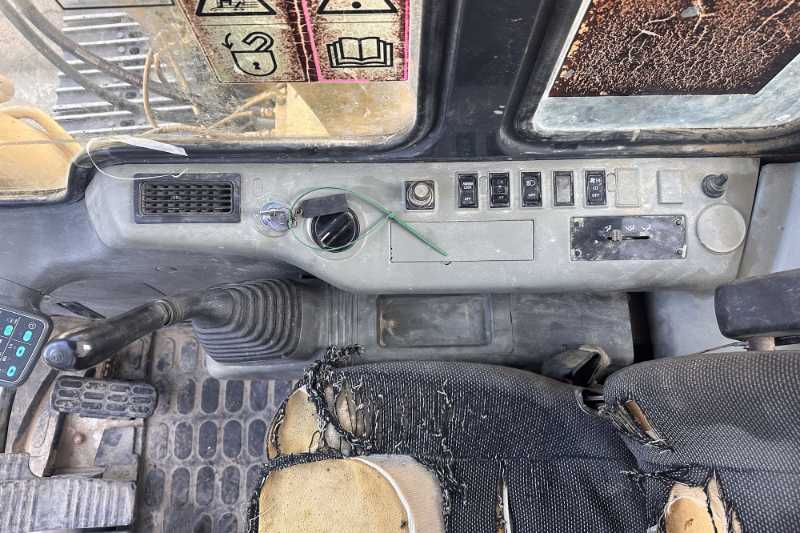 OmecoHub - Immagine KOMATSU PC130-6